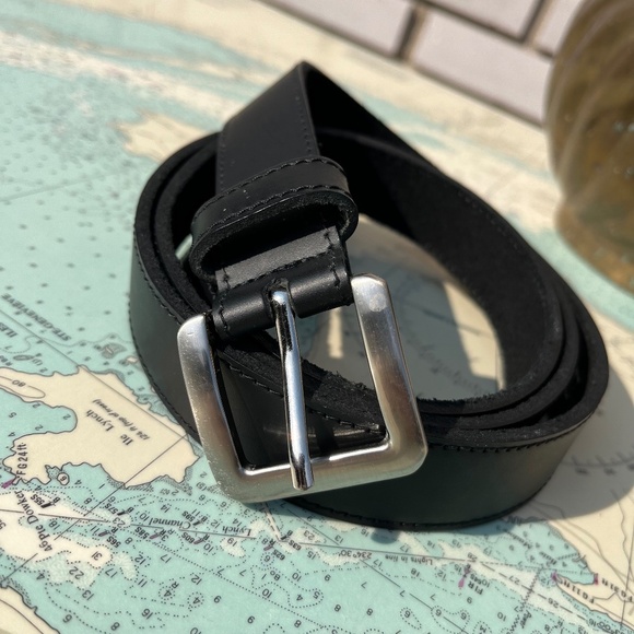 Black and Silver Custom Leather Belt 56 - Picture 1 of 3